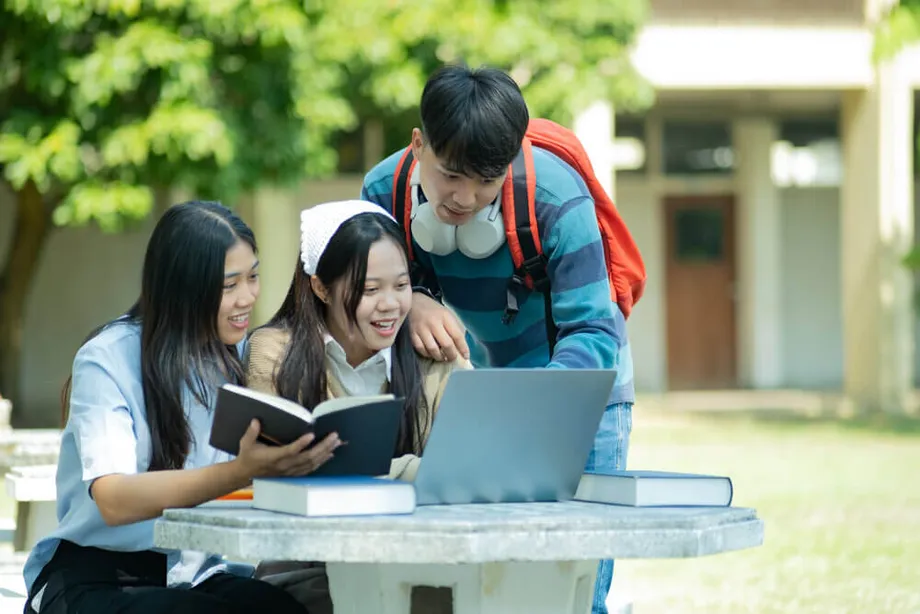 La fuga de talento en Indonesia: por qué los jóvenes profesionales cualificados se marchan a trabajar al extranjero