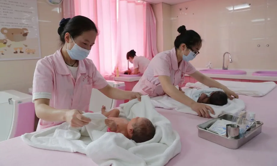 Subsidios a la natalidad en toda China: ¿pueden los incentivos económicos revertir la crisis demográfica?