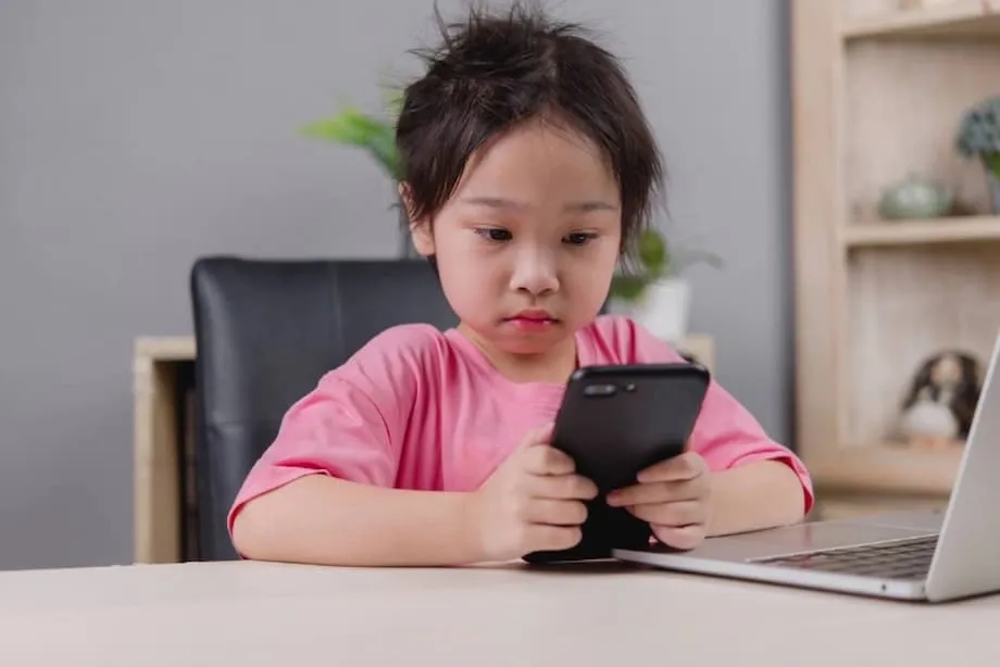 Los padres japoneses buscan mantener los hábitos de estudio de sus hijos y limitar el tiempo frente a las pantallas durante las vacaciones de verano