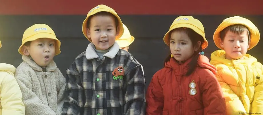 El subsidio de 500 dólares por hijo en China: ¿pueden los incentivos económicos revertir la crisis de natalidad?