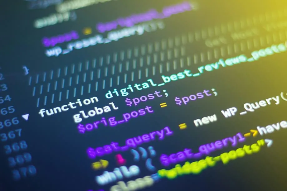 Qwen3-Coder de Alibaba: potente herramienta de IA para programar despierta alarmas de seguridad en Occidente