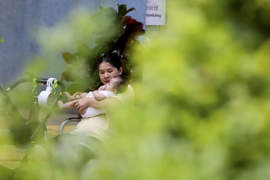 ¿Debería incluir Hong Kong a las familias acogidas a programas para atraer talento en su bono por nacimiento? Un análisis del debate y sus implicaciones