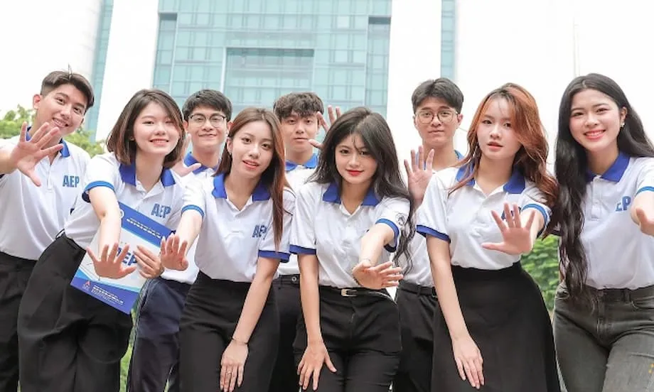 La Universidad Nacional de Economía de Vietnam convierte el inglés en su segundo idioma: un gran paso hacia la globalización