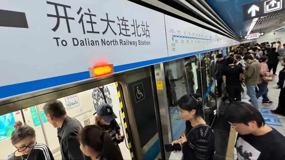 Los sistemas de metro de China suben las tarifas y reducen el servicio ante las crecientes pérdidas: una perspectiva nacional y mundial