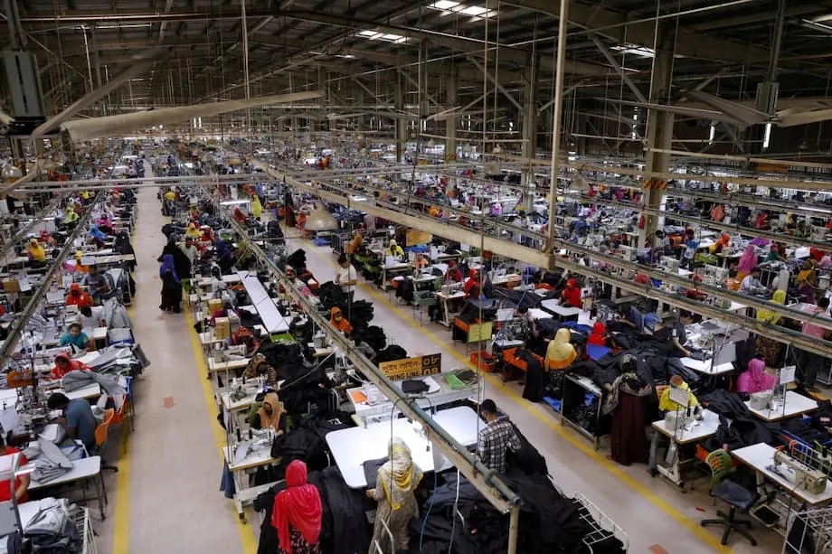 El sector textil de Bangladesh, en una encrucijada: reducción de aranceles de EE. UU., competencia regional y futuro del comercio mundial