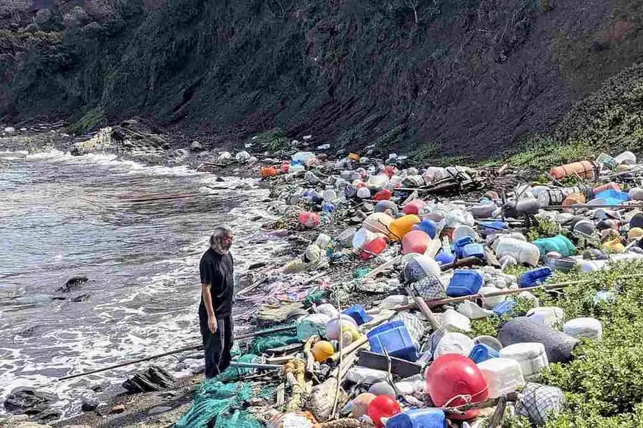 Crisis de los residuos plásticos: cómo la contaminación de Asia inunda el mar de Japón y qué se está haciendo