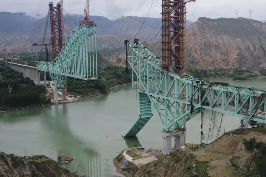 Tragedia en el río Amarillo: el colapso de un puente en Qinghai, China, deja 12 muertos