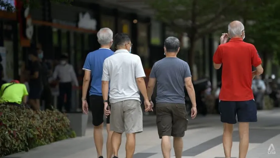 La participación de los hombres mayores en los barrios para envejecer bien de Singapur: por qué importa y cómo lograrla