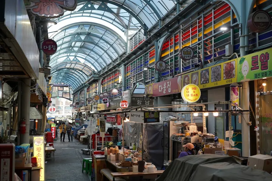 Explorar el mercado Jongno Sinjin: una joya tradicional escondida de Seúl