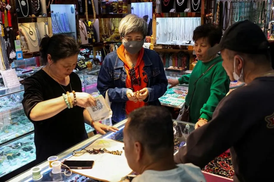 China intensifica su impulso a la economía plateada mientras el envejecimiento de la población transforma el mercado de consumo