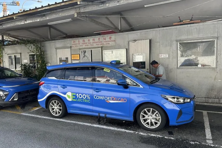Singapur estudia usar el seguimiento de ERP 2.0 y las reservas por aplicación para frenar los viajes ilegales en taxi entre fronteras