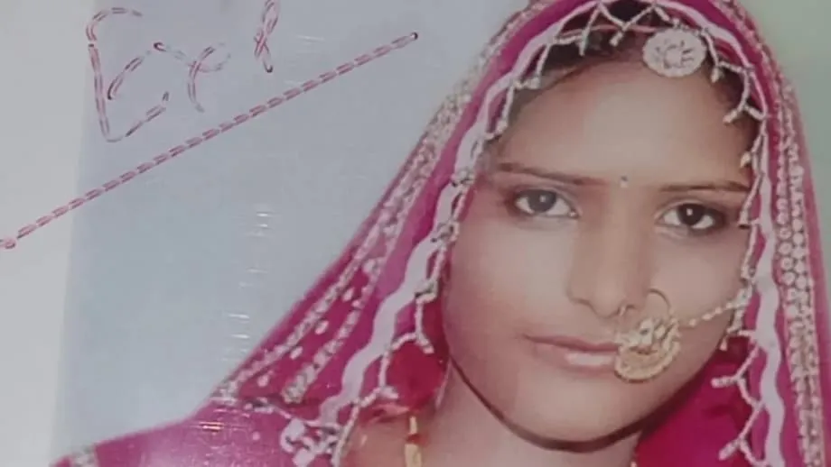 Un tribunal de India condena a muerte a un hombre por quemar a su esposa debido al color de su piel