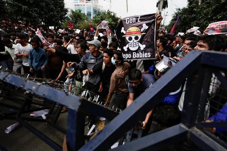 Cómo la bandera del sombrero de paja de One Piece se convirtió en un estandarte de protesta de la generación Z en Asia