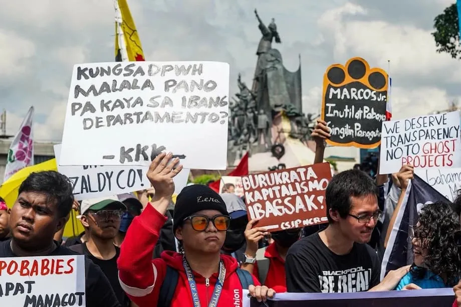 Escándalo por el control de inundaciones desata protestas en Filipinas mientras Marcos respalda una investigación exhaustiva