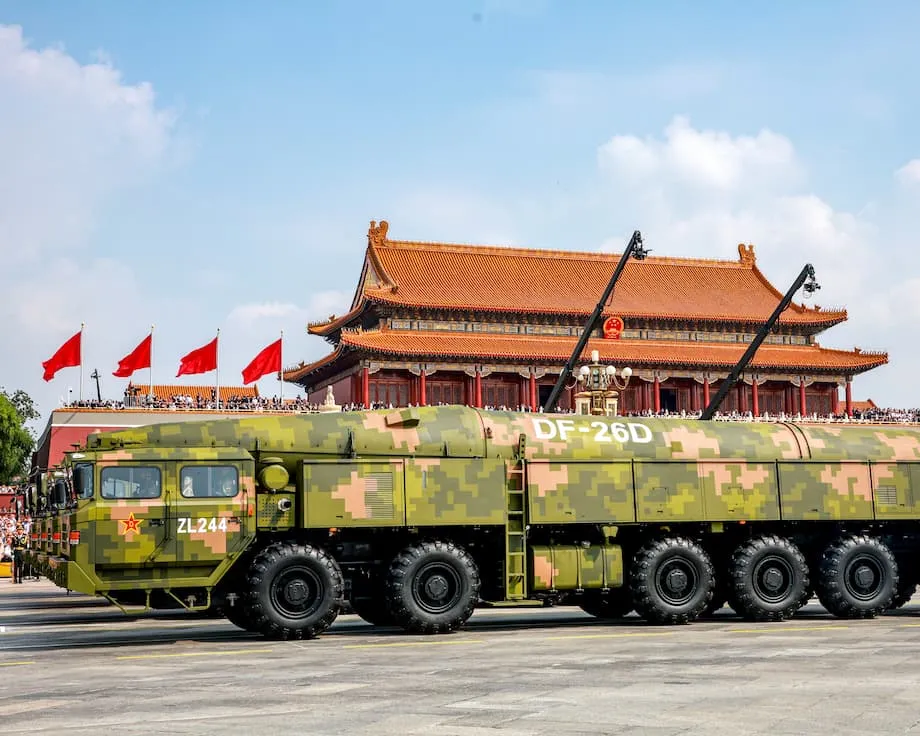 Los habitantes de Guam sopesan los riesgos mientras China exhibe el misil «Guam Killer» y Estados Unidos acelera nuevas defensas