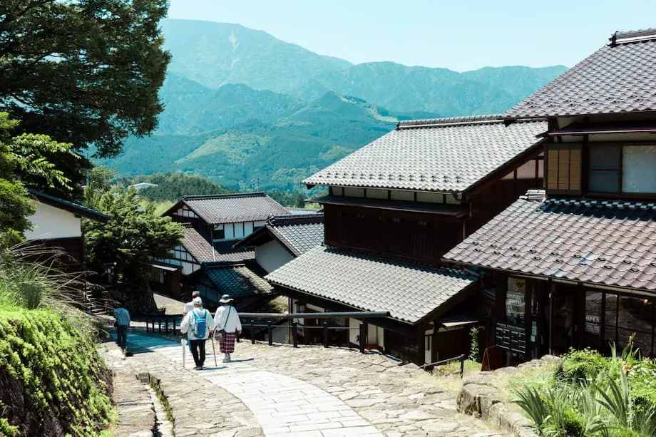 Rutas tranquilas: cuatro destinos hermosos y menos concurridos de Japón para visitar con el JR Pass