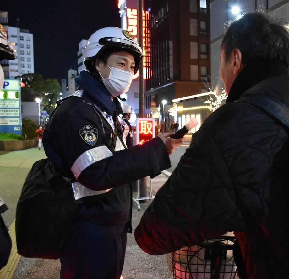 Japón endurece las sanciones por conducir bicicletas bajo los efectos del alcohol y distraído: qué implican las nuevas penas