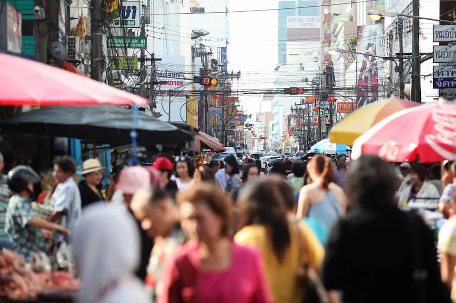 El temor por la seguridad lleva a turistas chinos a elegir Vietnam mientras Tailandia intenta recuperar su confianza