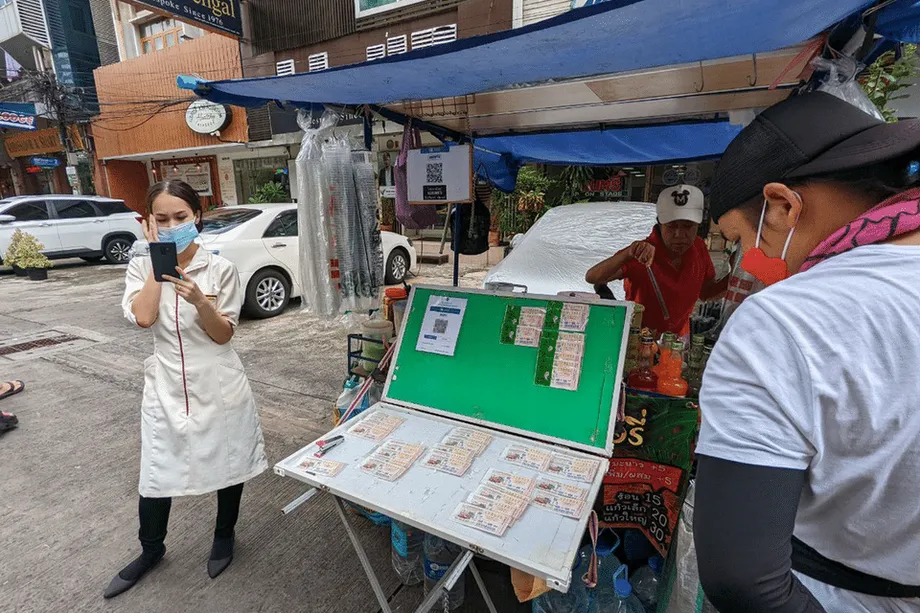 Tailandia busca convertir los boletos de lotería no premiados en ahorros para la jubilación y crear una nueva lotería de jubilación