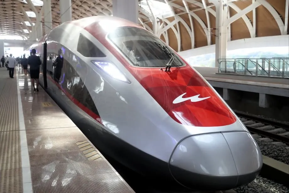 Indonesia impulsa nuevos proyectos ferroviarios con respaldo de China mientras la deuda de Whoosh obliga a tomar decisiones difíciles