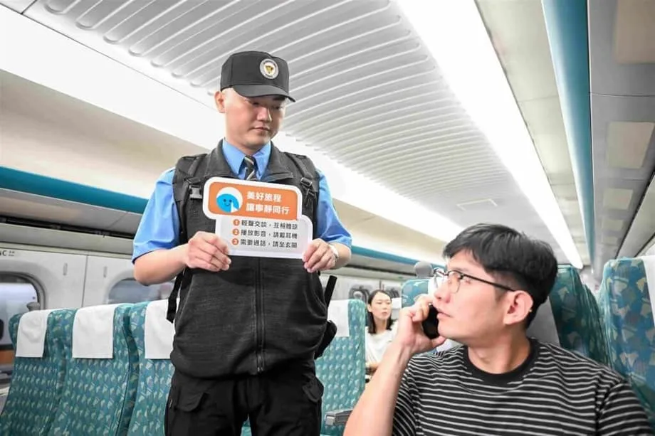 Una funcionaria de Transporte de Taiwán defiende las normas de silencio en los trenes de alta velocidad ante la preocupación de las familias