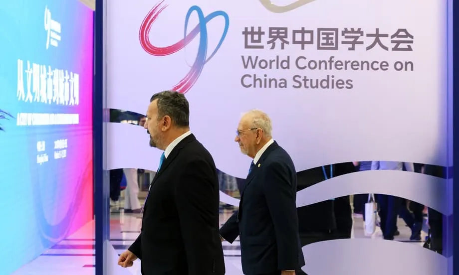 Académicos de todo el mundo se reúnen en Shanghái para replantear los estudios sobre China y la modernización