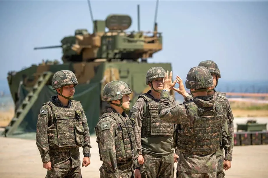 Un legislador surcoreano pide retirar términos de la era japonesa del lenguaje militar y reaviva el debate sobre lengua e identidad
