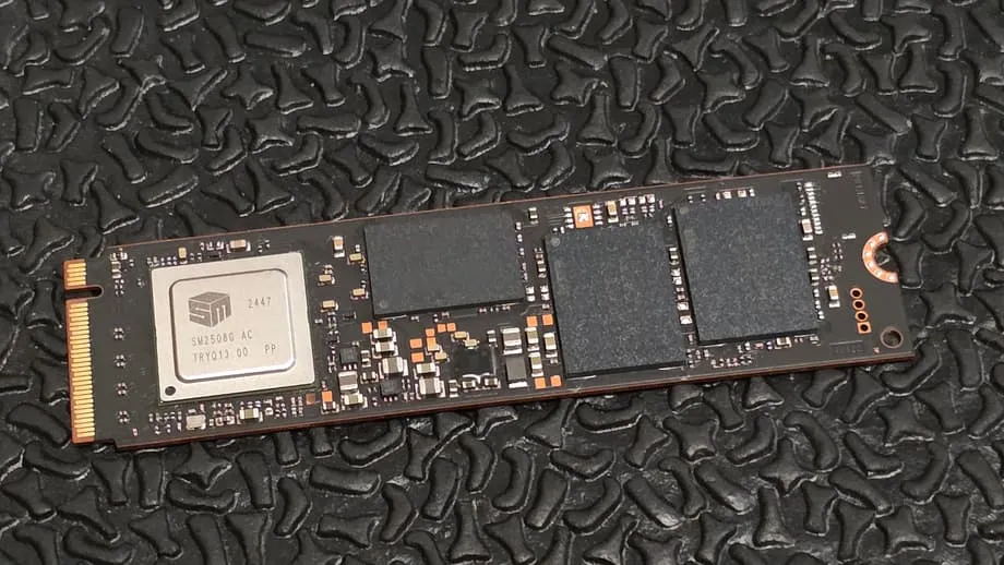 El auge de la inteligencia artificial presiona el mercado japonés de componentes para PC y lleva a las tiendas de Akihabara a racionar SSD, HDD y RAM
