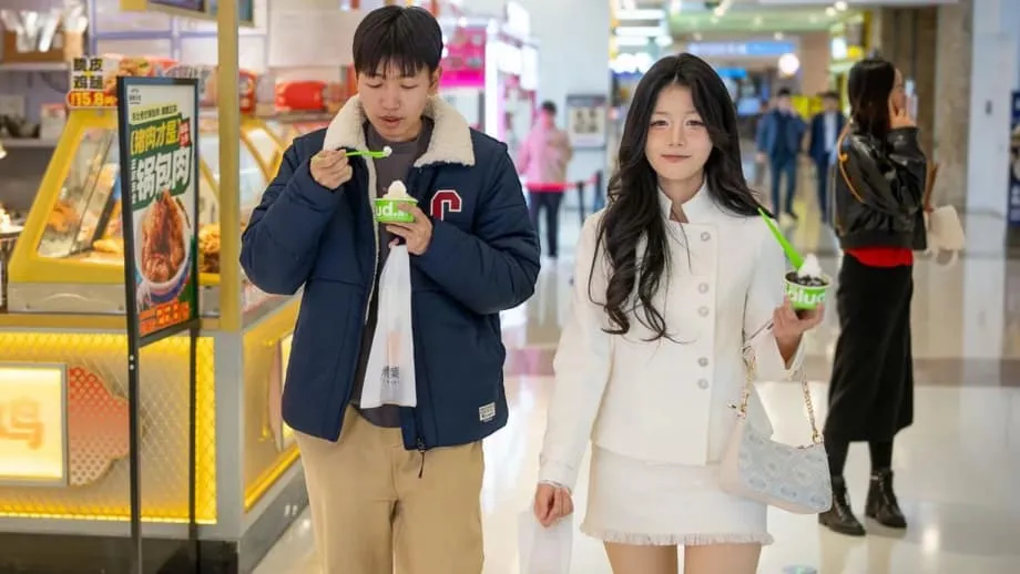 Por qué los jóvenes de China ahorran en lugar de gastar