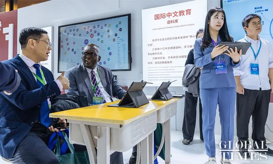 La IA cobra protagonismo en la Conferencia Mundial de la Lengua China