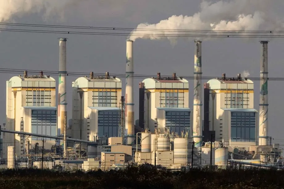 Corea del Sur se suma a una coalición mundial para poner fin al uso de carbón sin medidas de control de emisiones y cerrará 40 centrales para 2040