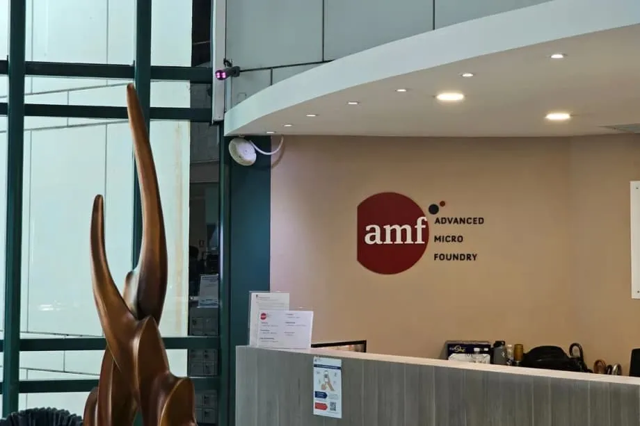GlobalFoundries compra AMF para consolidar su liderazgo en fotónica de silicio para centros de datos de IA