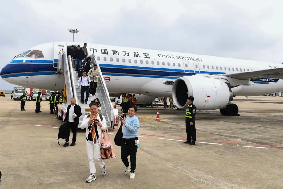 Aviones llenos y márgenes estrechos: cómo la alta velocidad ferroviaria y la saturación de rutas en China reducen las ganancias de las aerolíneas