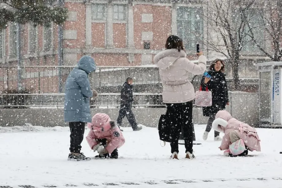 Máximo histórico de madres trabajadoras en Corea del Sur, pero muchas afrontan pausas laborales de una década