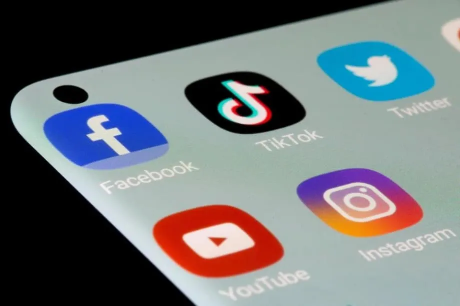 Malasia fija para 2026 el inicio del límite de edad y los controles de identidad en las redes sociales