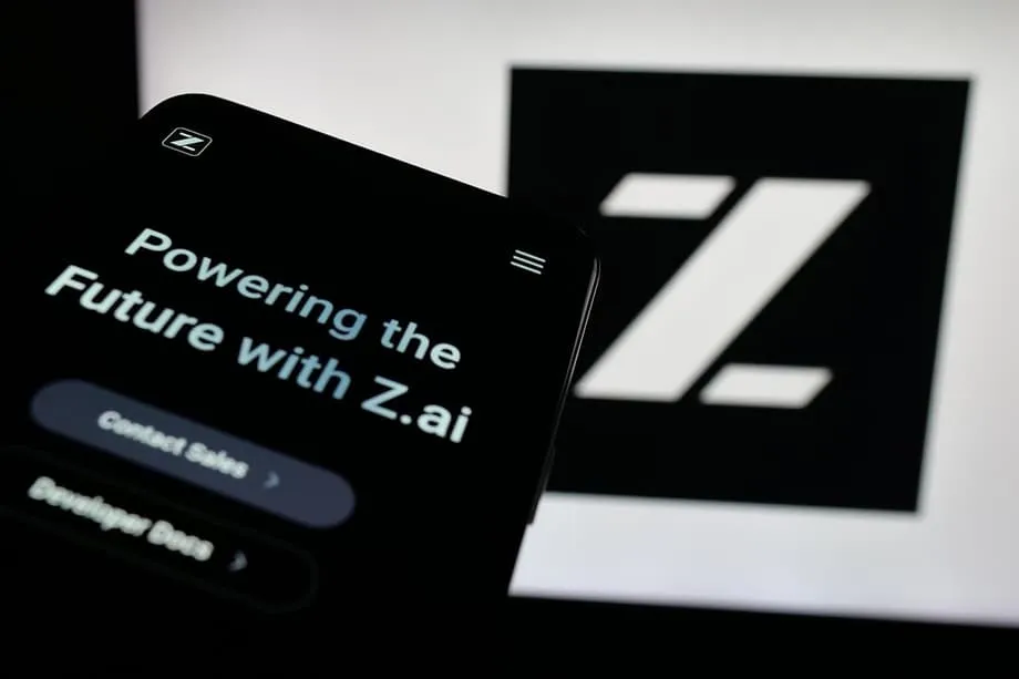 GLM 4.6 multiplica por diez los usuarios de pago de Zhipu AI en el extranjero mientras sus herramientas de programación se expanden por el mundo