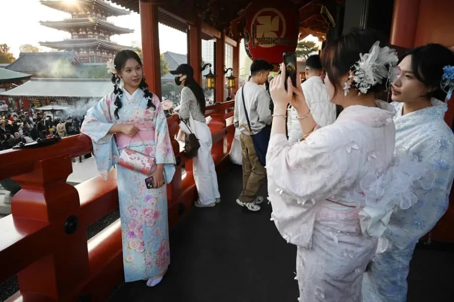 Se recorta hasta el 40 % de los vuelos de China a Japón mientras la disputa por Taiwán afecta a los viajes y los negocios