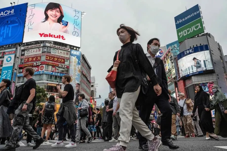 Una encuesta revela un creciente escepticismo hacia los trabajadores extranjeros en Japón, mientras los temores por la seguridad superan las necesidades laborales