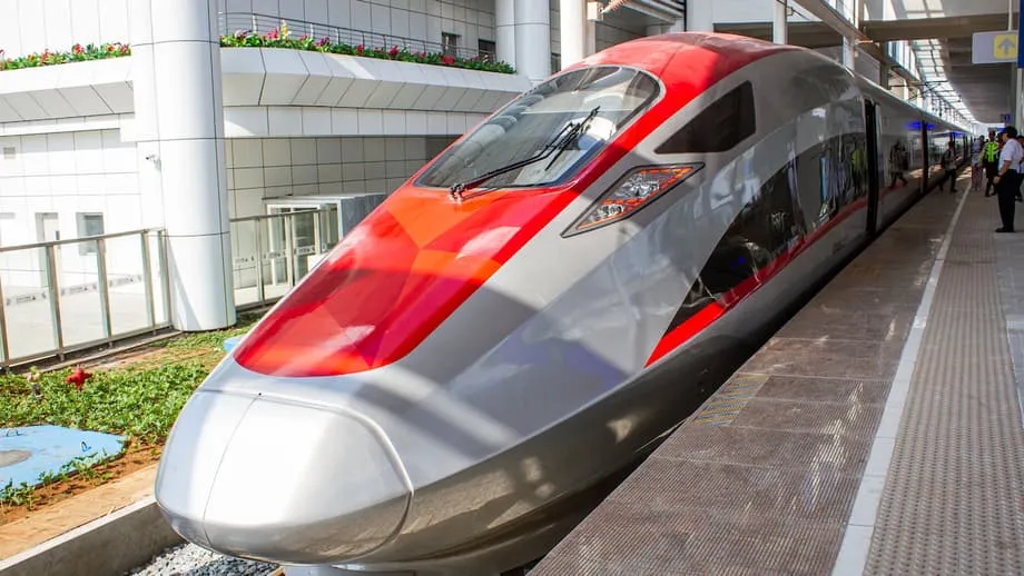 El tren de alta velocidad Whoosh de Indonesia afronta una creciente presión por la deuda