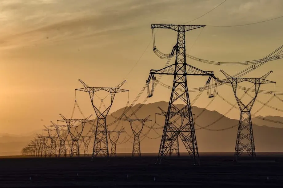 La tecnología china de recuperación ultrarrápida tras apagones redefine la resiliencia de las redes eléctricas
