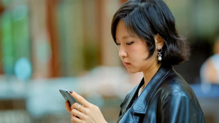 La aplicación china «¿Está muerto?» aborda la ansiedad de vivir en soledad en la era digital