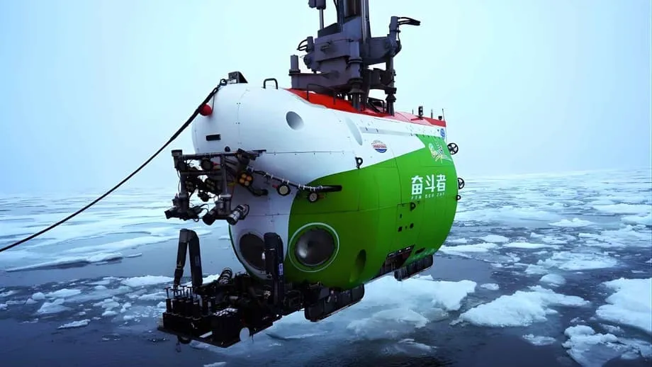 Un sumergible chino realiza un descenso histórico hasta una dorsal ártica inexplorada