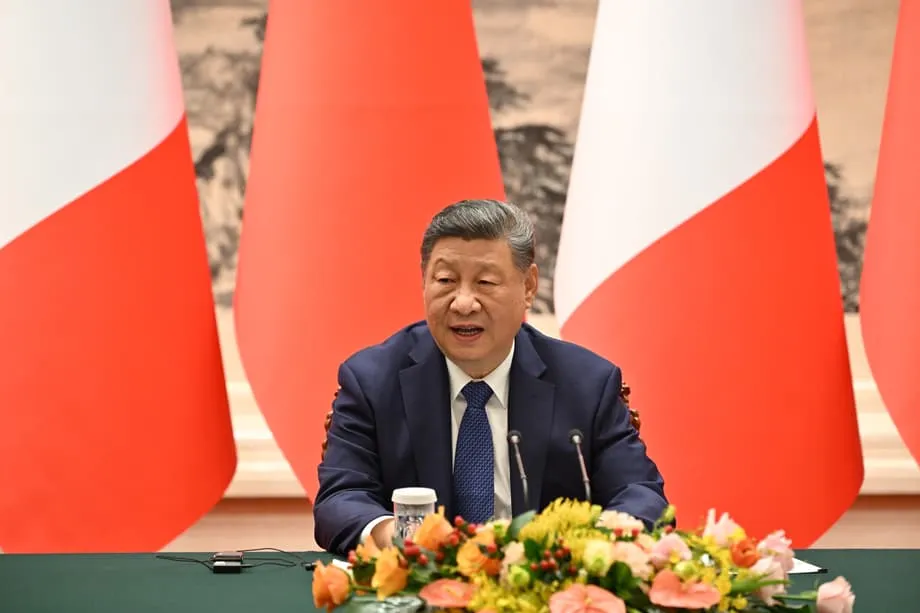 La apuesta de China por una «moneda fuerte»: Xi Jinping impulsa el yuan para desafiar el dominio del dólar en medio de la incertidumbre mundial