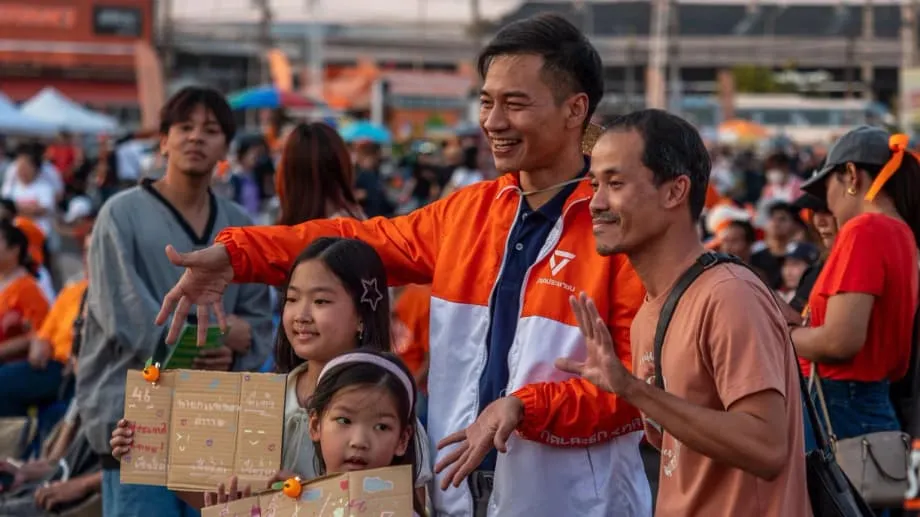 El Partido del Pueblo de Tailandia lidera las encuestas, pero enfrenta los obstáculos de siempre para llegar al poder