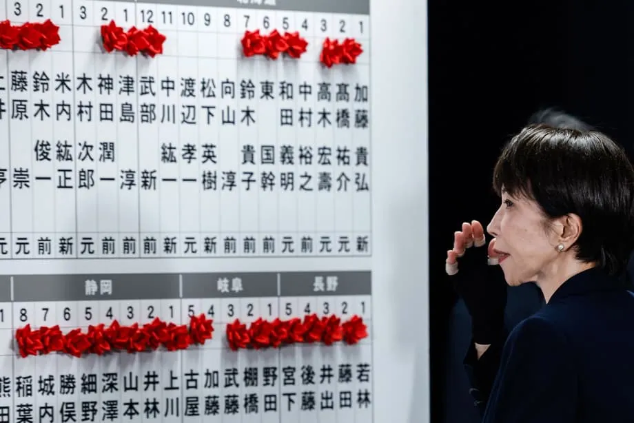 La primera mujer al frente del Gobierno de Japón logra una mayoría histórica en unas elecciones aplastantes