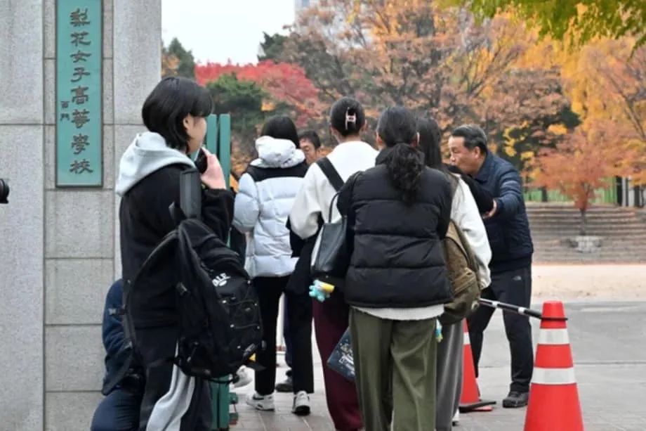 Corea del Sur reformará el examen nacional de inglés tras una crisis provocada por una tasa récord de aprobados