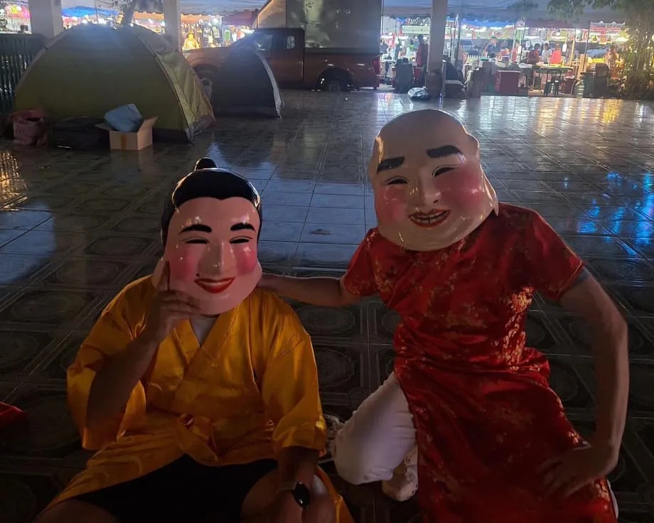 Cuando el león ataca: los elaborados disfraces policiales para detener delincuentes en Bangkok