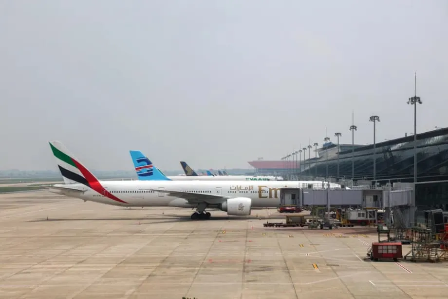 Vietnam se prepara para recortes de vuelos ante la inminente crisis del combustible de aviación