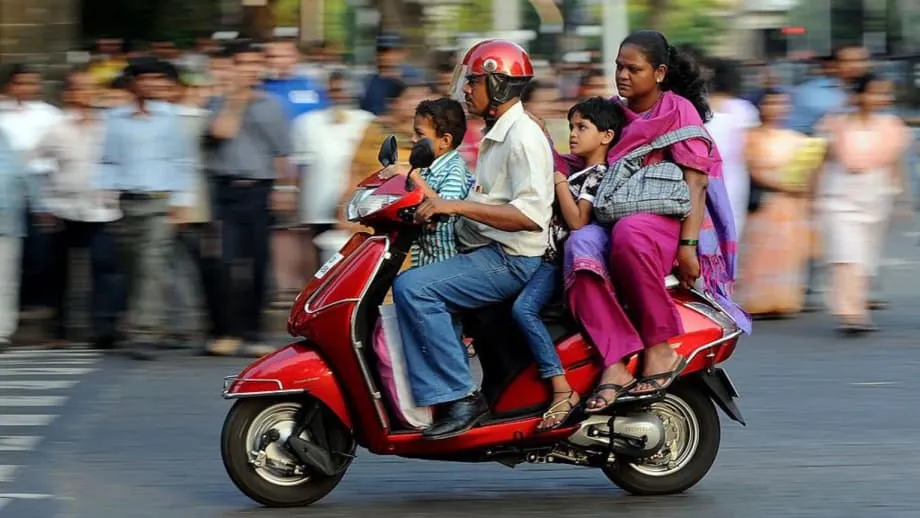 La clase media de India afronta una crisis existencial ante el avance de la automatización, el endeudamiento y el estancamiento salarial