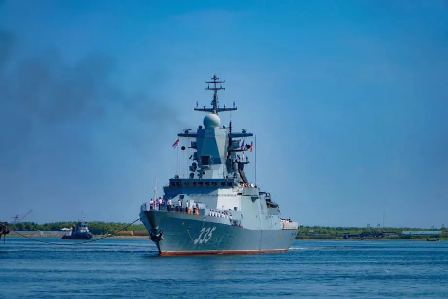 Un submarino ruso llega a Yakarta para realizar ejercicios conjuntos, en una señal de que se estrechan los vínculos navales en el Indopacífico